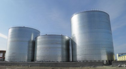 Industrial powder storage silo